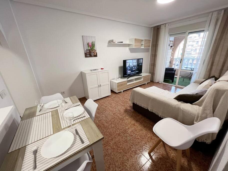 Nice And Central Apartment Torrevieja Kültér fotó