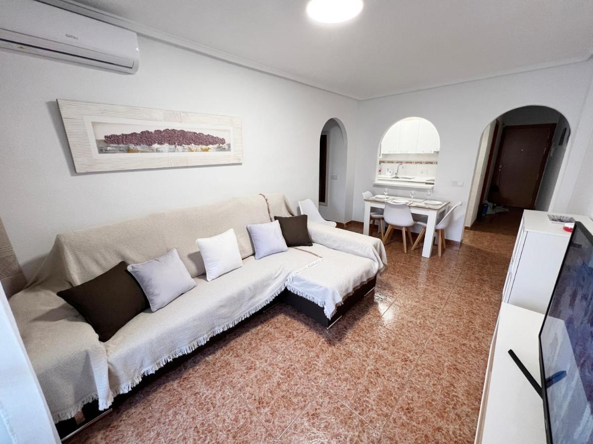 Nice And Central Apartment Torrevieja Kültér fotó