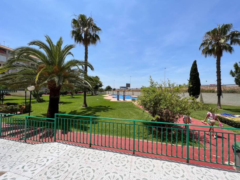 Nice And Central Apartment Torrevieja Kültér fotó