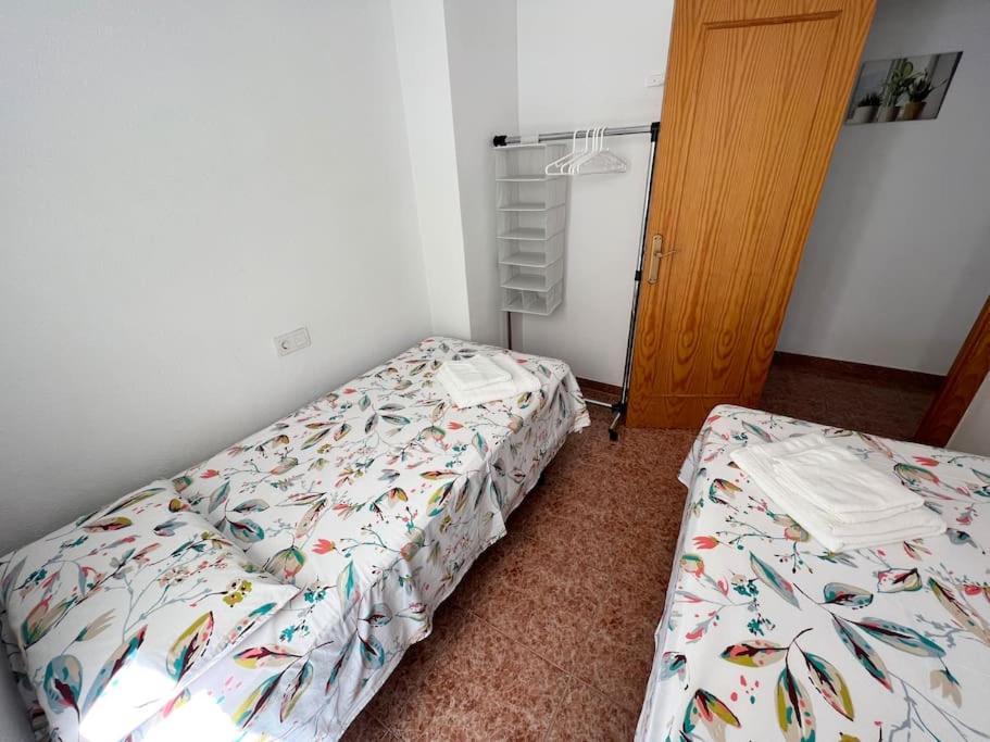 Nice And Central Apartment Torrevieja Kültér fotó
