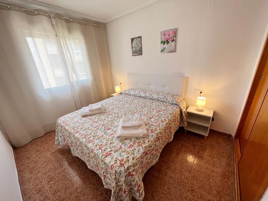 Nice And Central Apartment Torrevieja Kültér fotó