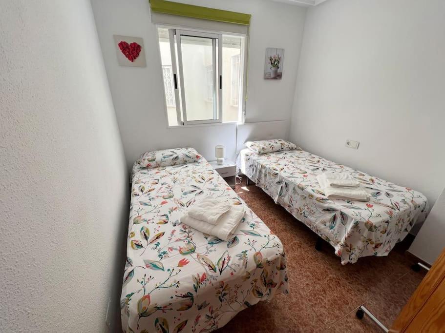 Nice And Central Apartment Torrevieja Kültér fotó